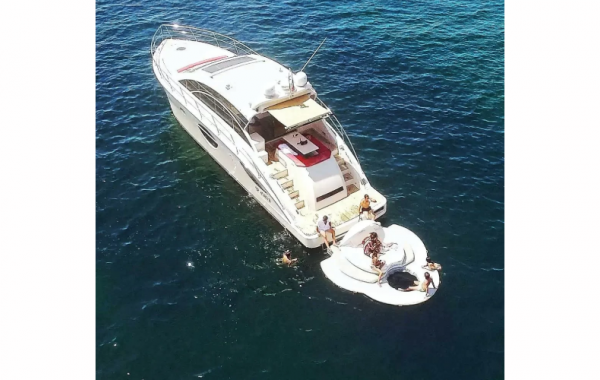 Надувной плавающий остров