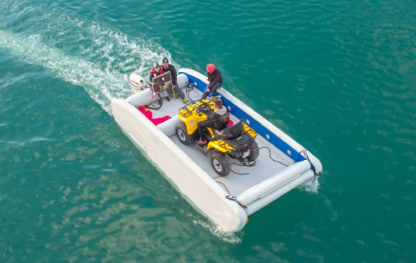 Многокорпусный надувной транспортный катамаран