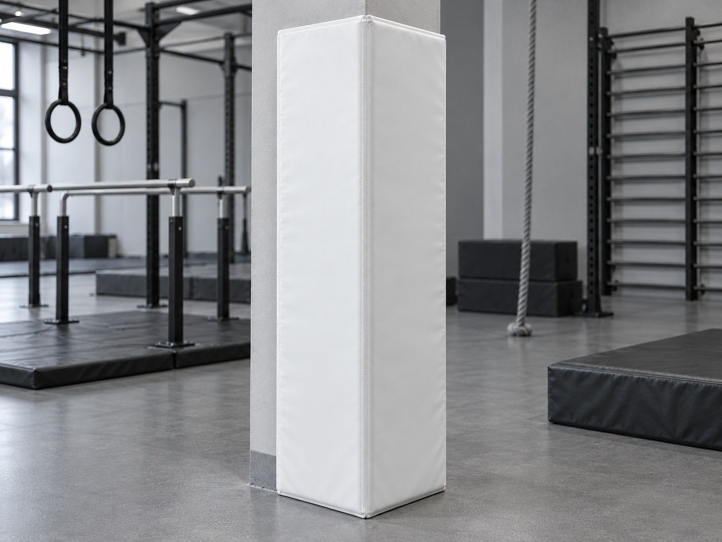 Мат угловой защитный ПВХ 250×30×8 см, угол 90 градусов, поролон 23 кг/м³
