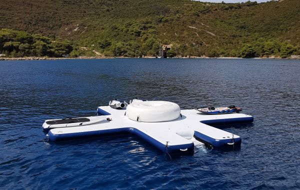 Надувная пристань для гидроцикла